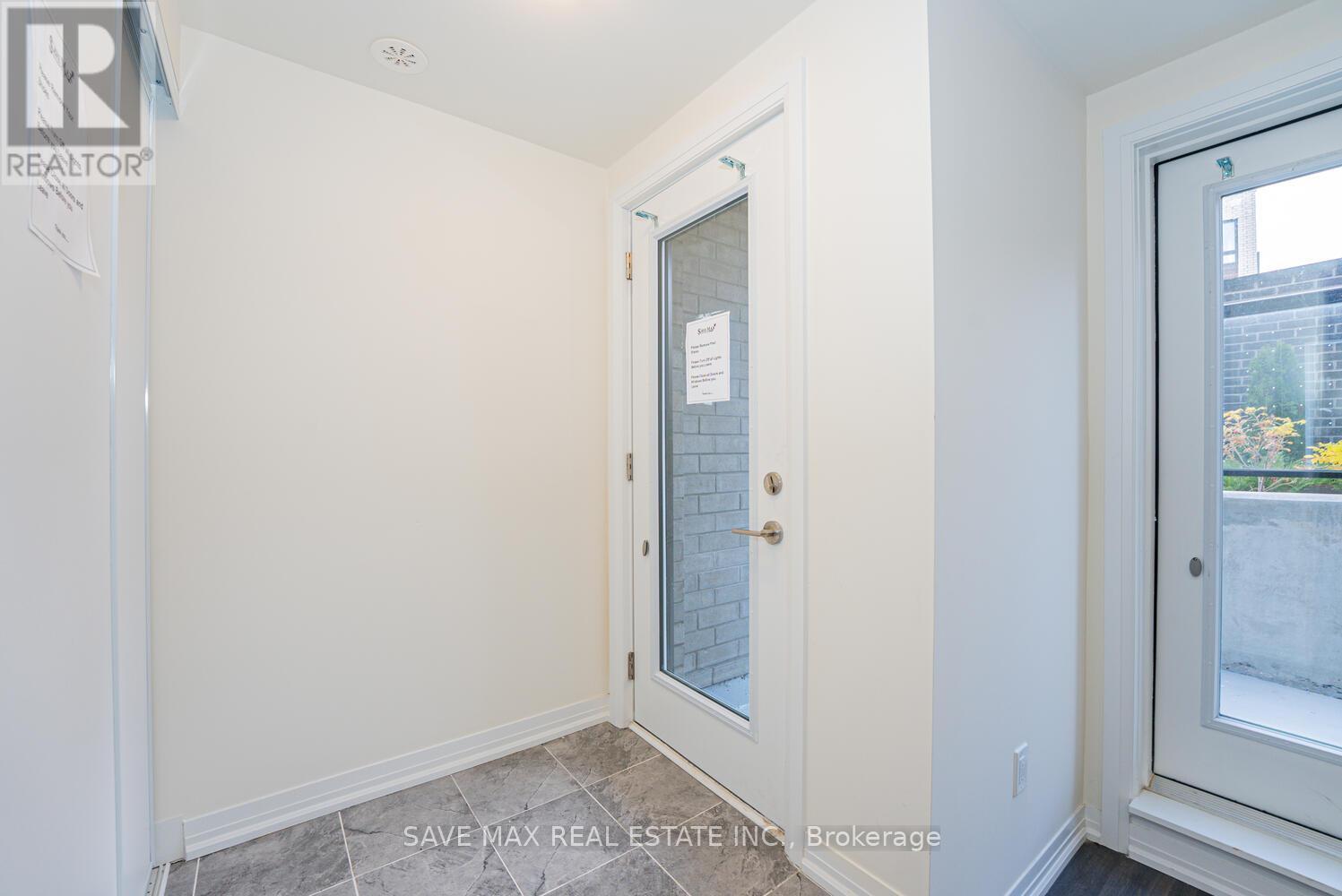 5 - 30 Liben Way, Toronto, ON - Indoor Photo Showing Other Room