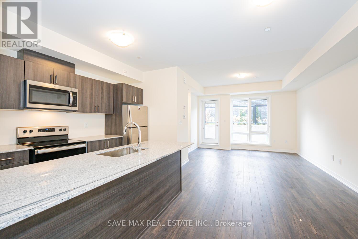 5 - 30 Liben Way, Toronto, ON - Indoor Photo Showing Kitchen With Stainless Steel Kitchen With Upgraded Kitchen