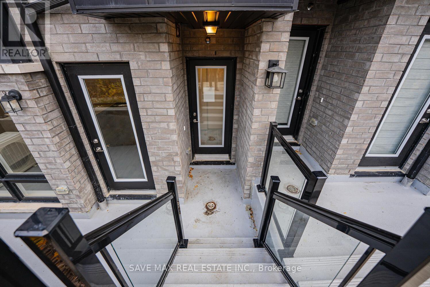 5 - 30 Liben Way, Toronto, ON - Outdoor With Exterior