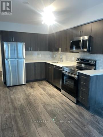 1107 - 1455 Celebration Drive, Pickering, ON - Indoor Photo Showing Kitchen