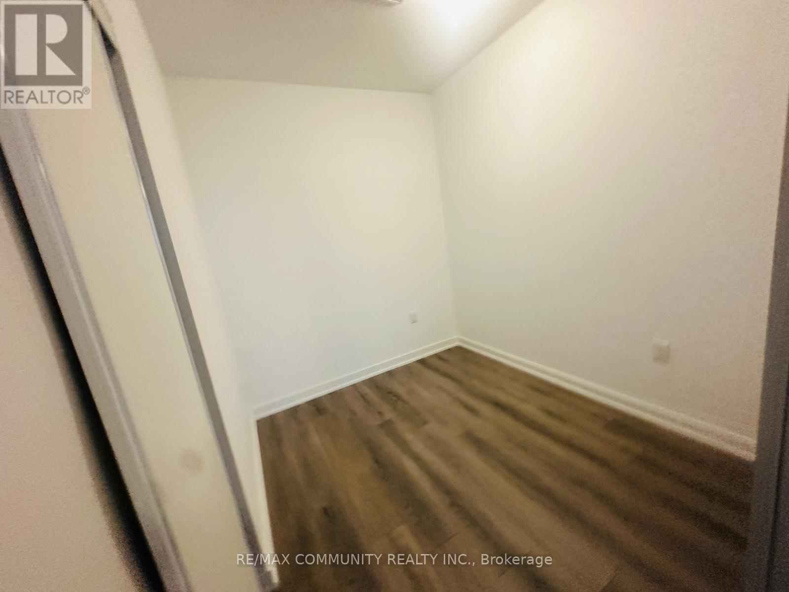 328 - 7439 Kingston Road, Toronto, ON - Indoor Photo Showing Other Room