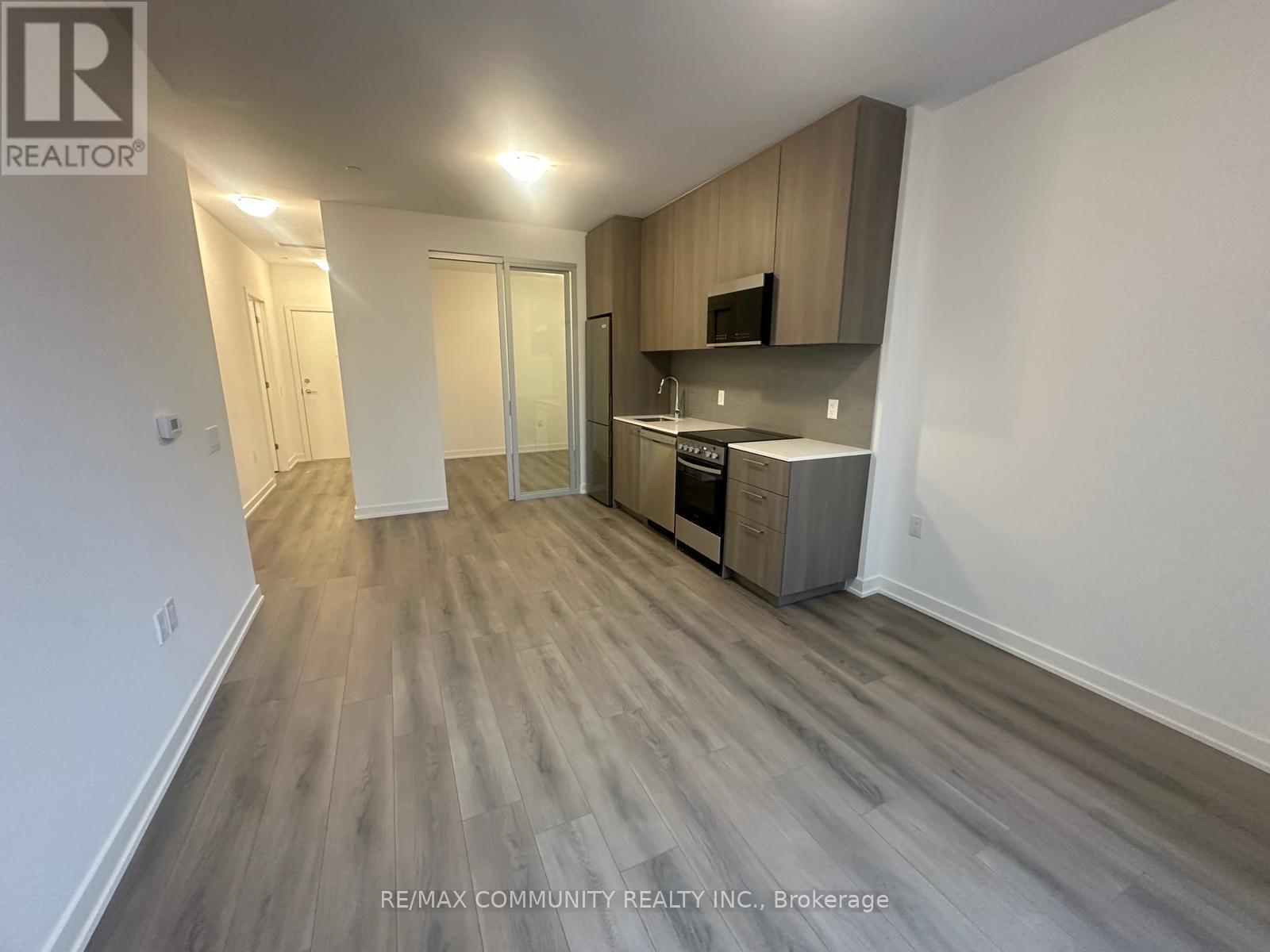 328 - 7439 Kingston Road, Toronto, ON - Indoor Photo Showing Kitchen