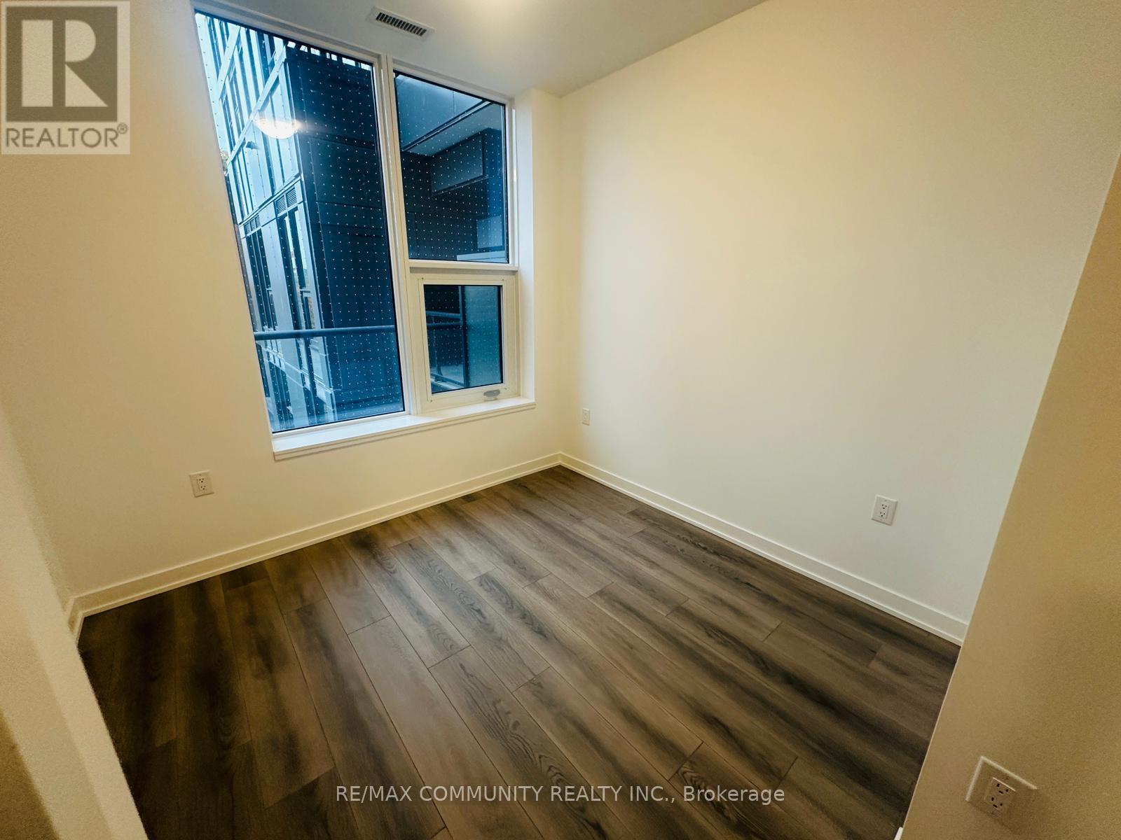 328 - 7439 Kingston Road, Toronto, ON - Indoor Photo Showing Other Room