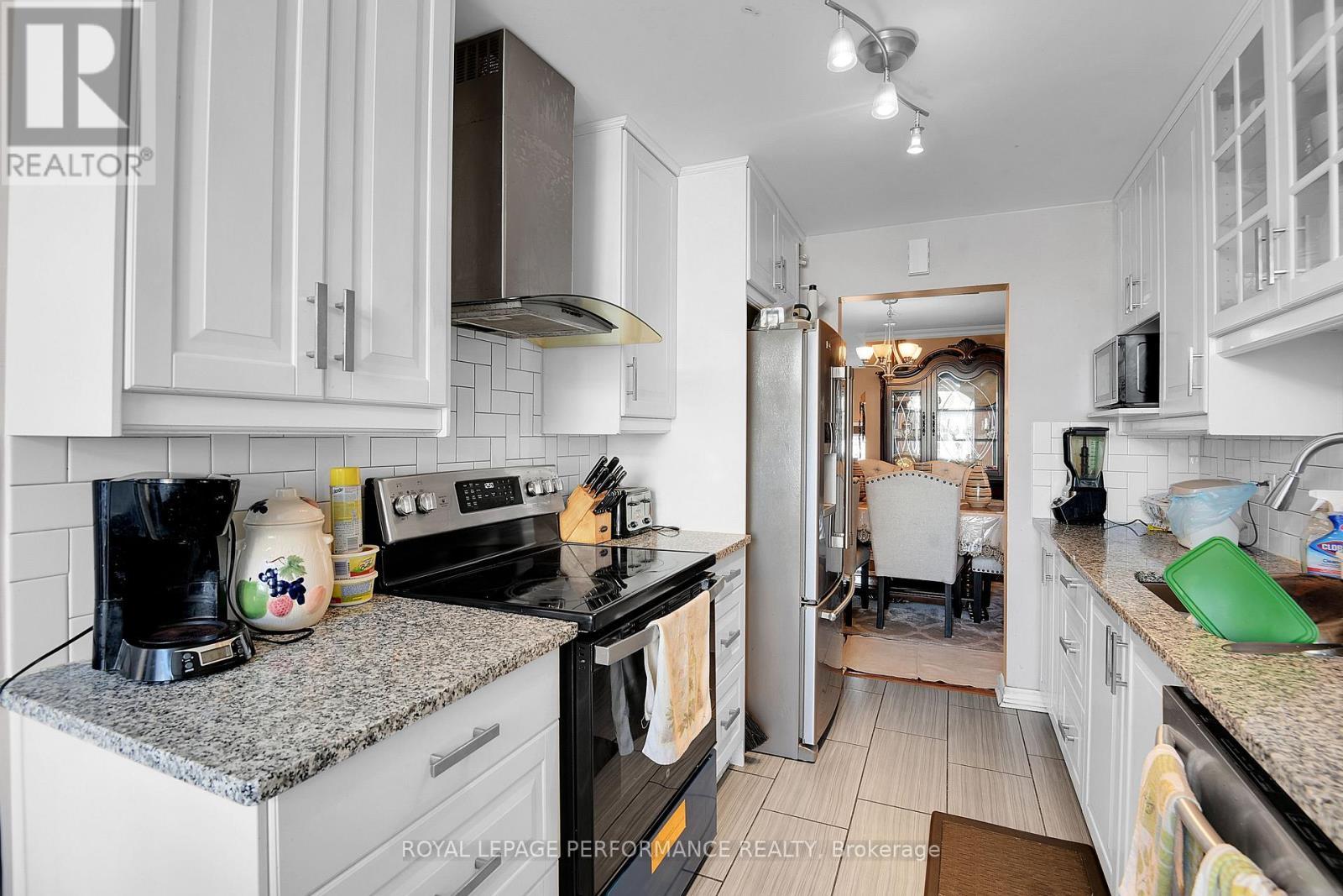 622 Louis Toscano Drive, Ottawa, ON - Indoor Photo Showing Kitchen With Upgraded Kitchen