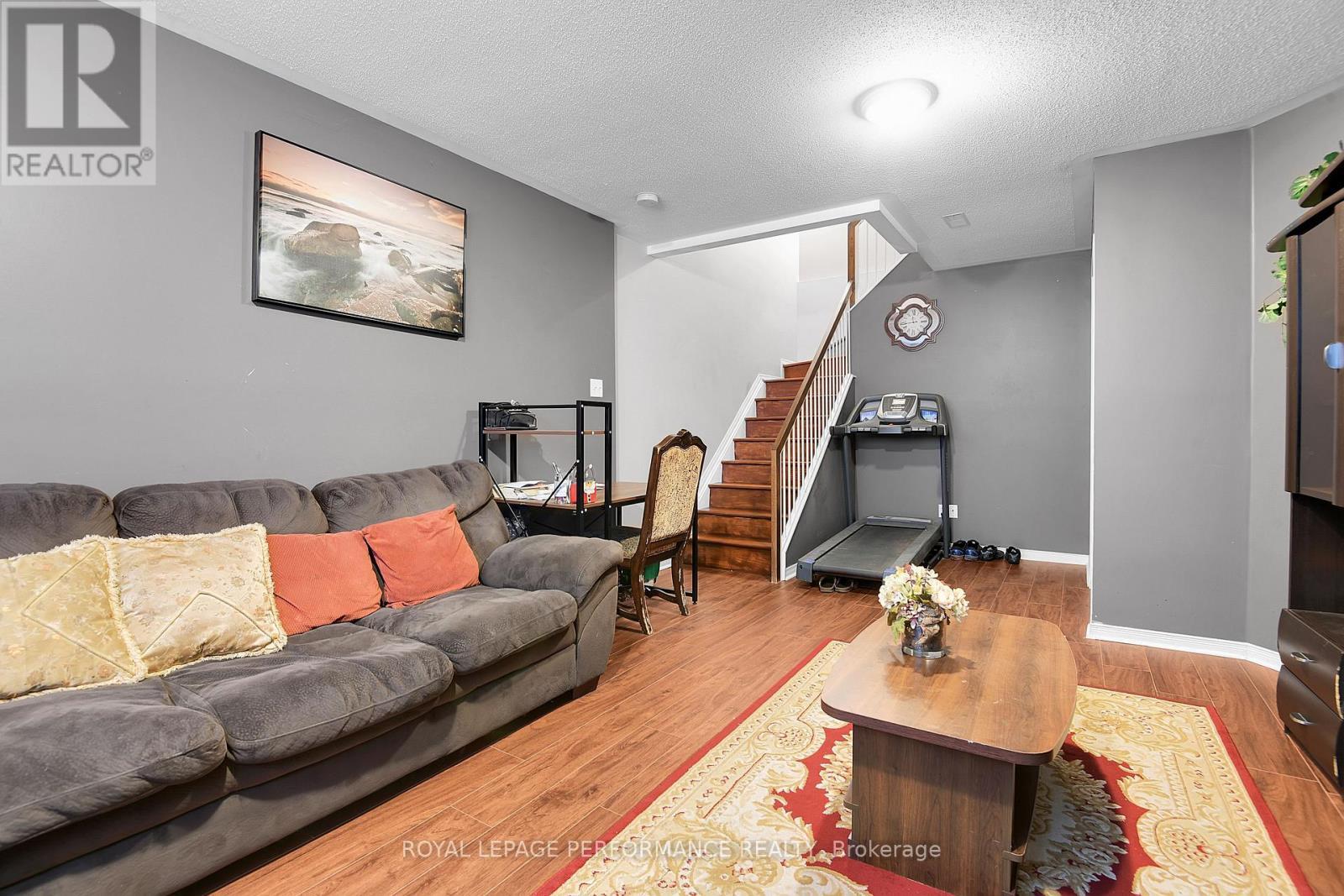 622 Louis Toscano Drive, Ottawa, ON - Indoor Photo Showing Living Room