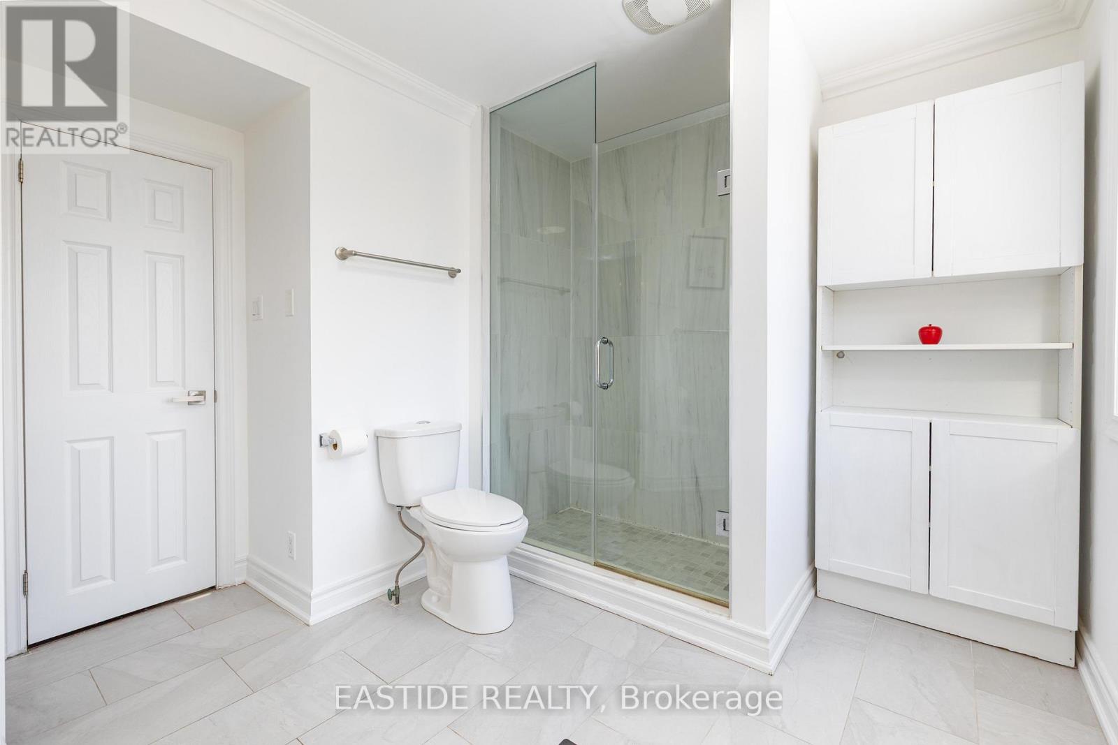 112 Bevdale Road, Toronto, ON - Indoor Photo Showing Bathroom