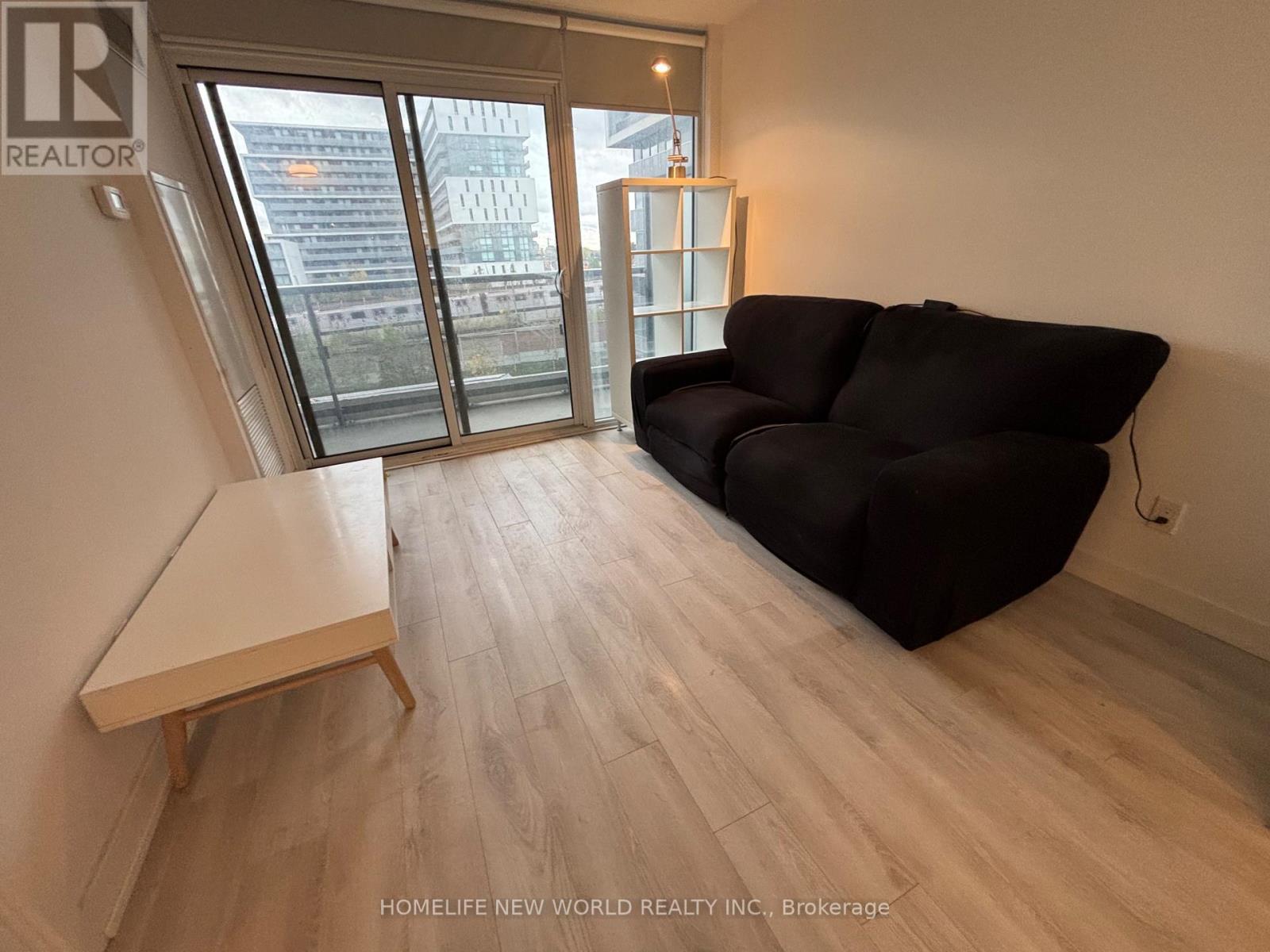 524 - 120 Varna Drive, Toronto, ON - Indoor Photo Showing Living Room