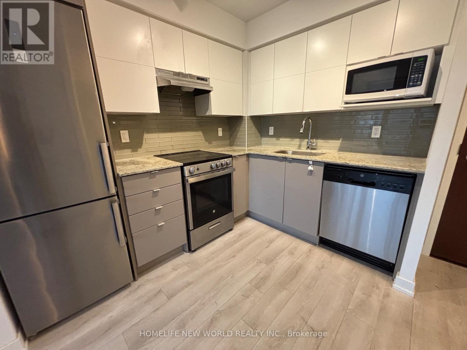 524 - 120 Varna Drive, Toronto, ON - Indoor Photo Showing Kitchen