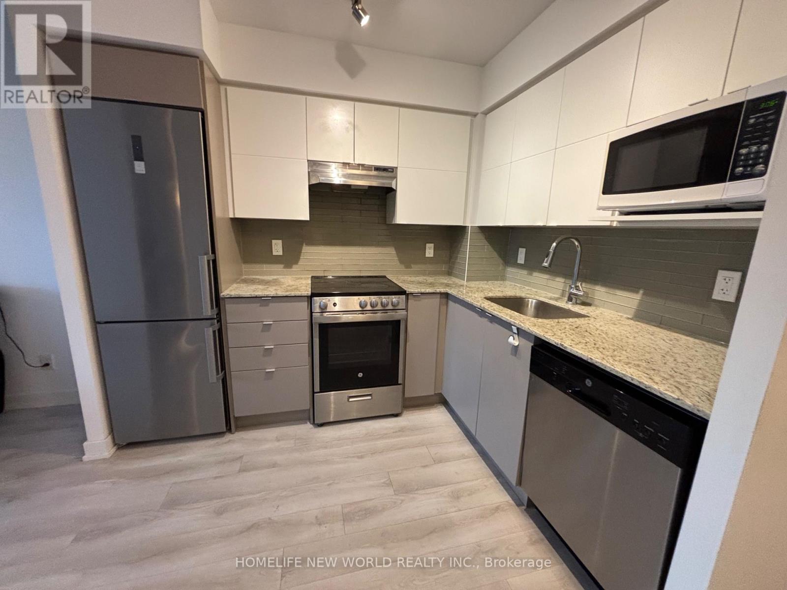 524 - 120 Varna Drive, Toronto, ON - Indoor Photo Showing Kitchen