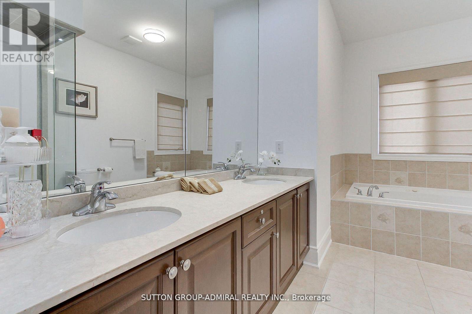 8 Aegis Drive, Vaughan, ON - Indoor Photo Showing Bathroom
