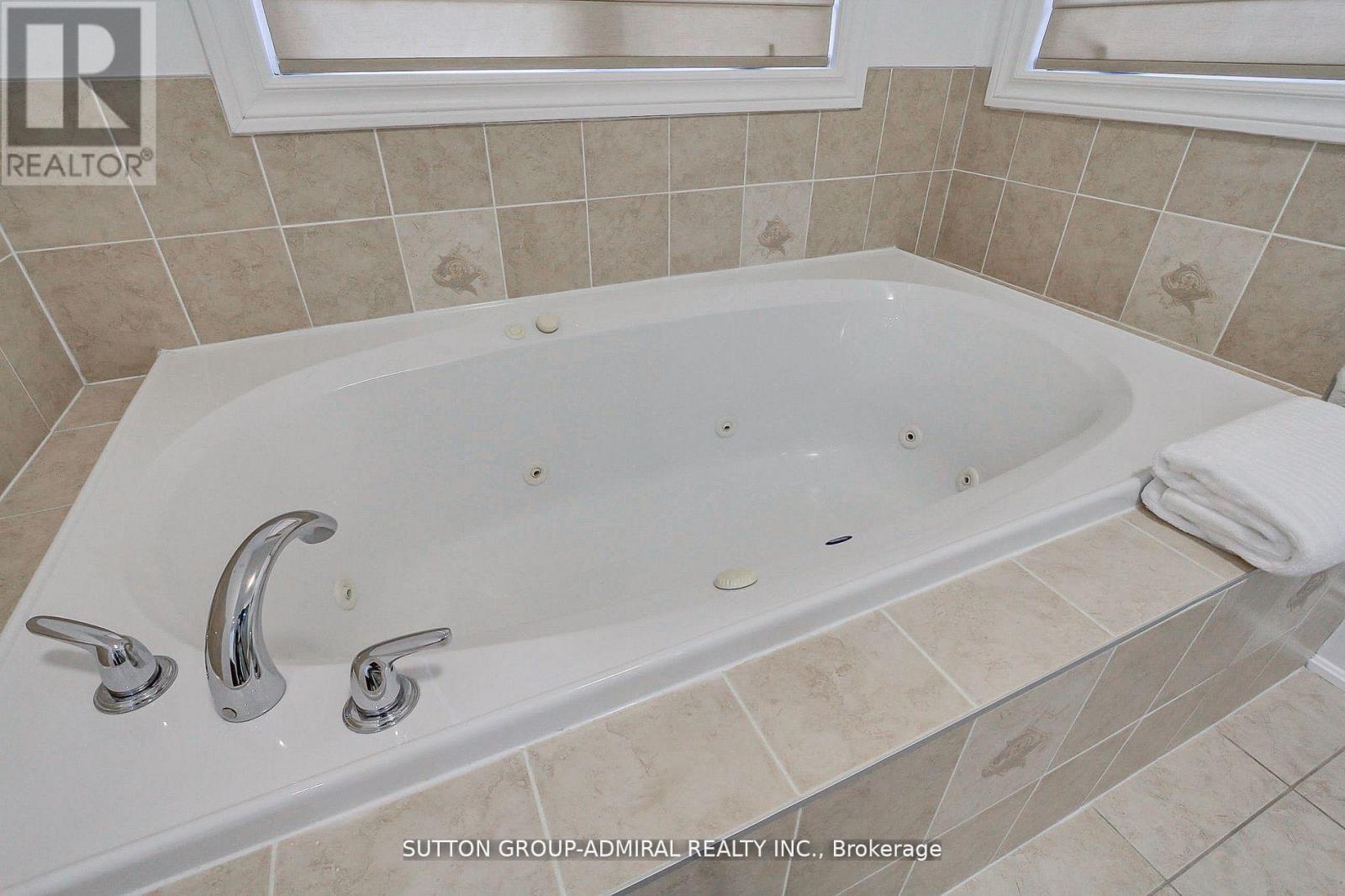 8 Aegis Drive, Vaughan, ON - Indoor Photo Showing Bathroom