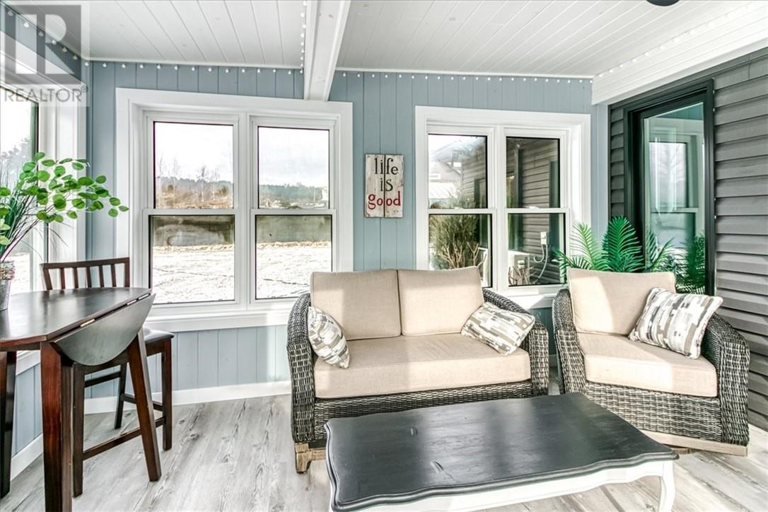 2717 Ckso Road, Sudbury, ON - Indoor Photo Showing Living Room
