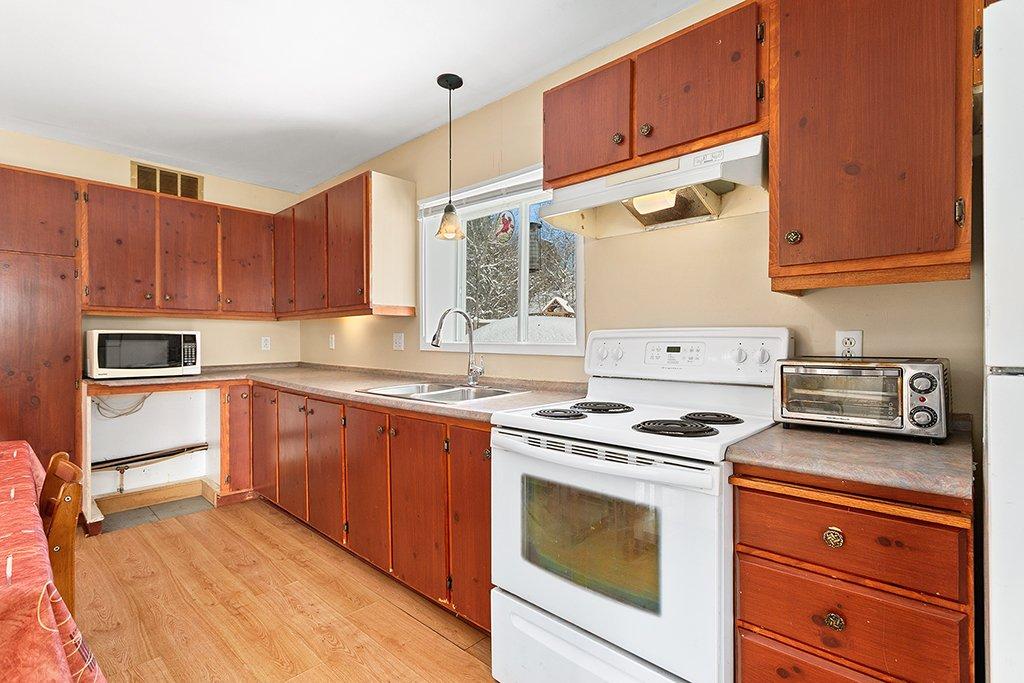 Cuisine - 78 Route 301, Alleyn-Et-Cawood, QC - Indoor Photo Showing Kitchen With Double Sink