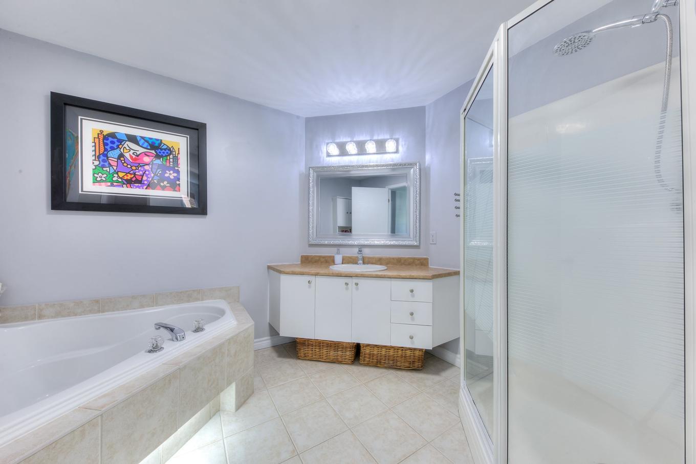 Bathroom - 101-6795 Av. Raoul, Longueuil (Saint-Hubert), QC - Indoor Photo Showing Bathroom