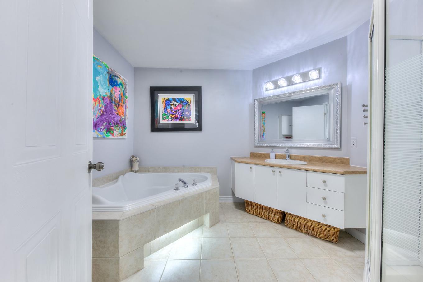 Bathroom - 101-6795 Av. Raoul, Longueuil (Saint-Hubert), QC - Indoor Photo Showing Bathroom