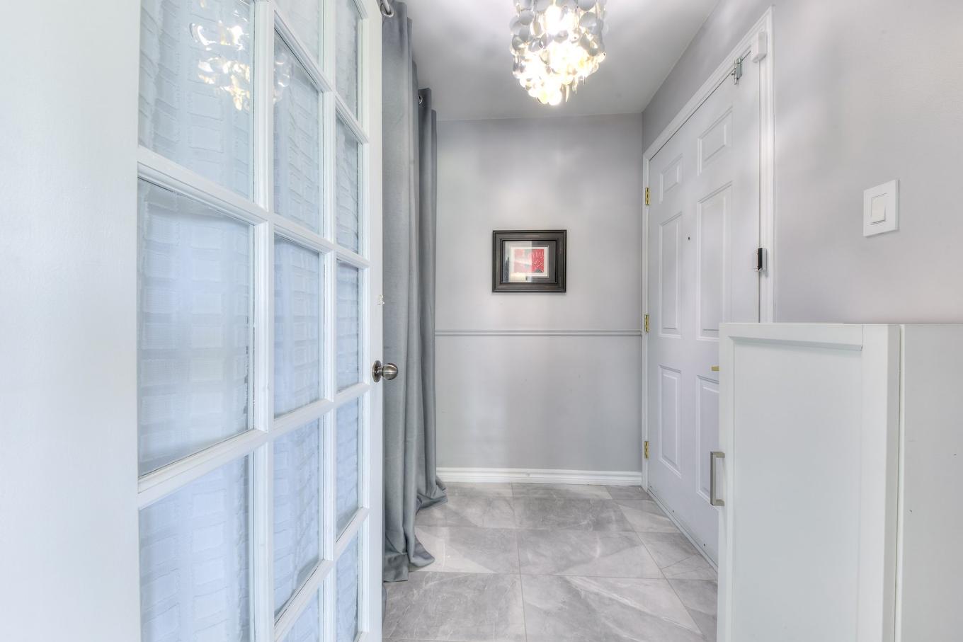 Hall - 101-6795 Av. Raoul, Longueuil (Saint-Hubert), QC - Indoor Photo Showing Other Room