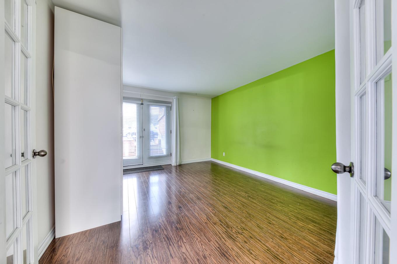 Primary bedroom - 101-6795 Av. Raoul, Longueuil (Saint-Hubert), QC - Indoor Photo Showing Other Room