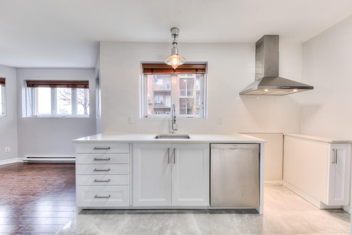 Kitchen - 101-6795 Av. Raoul, Longueuil (Saint-Hubert), QC - Indoor