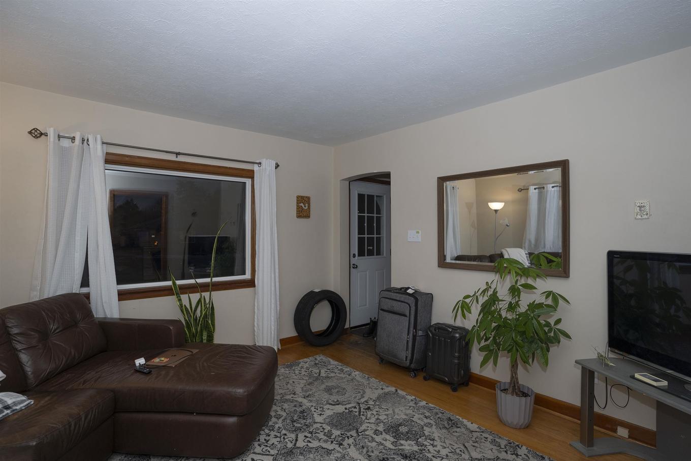 263 Empress Avenue S, Thunder Bay, ON - Indoor Photo Showing Living Room