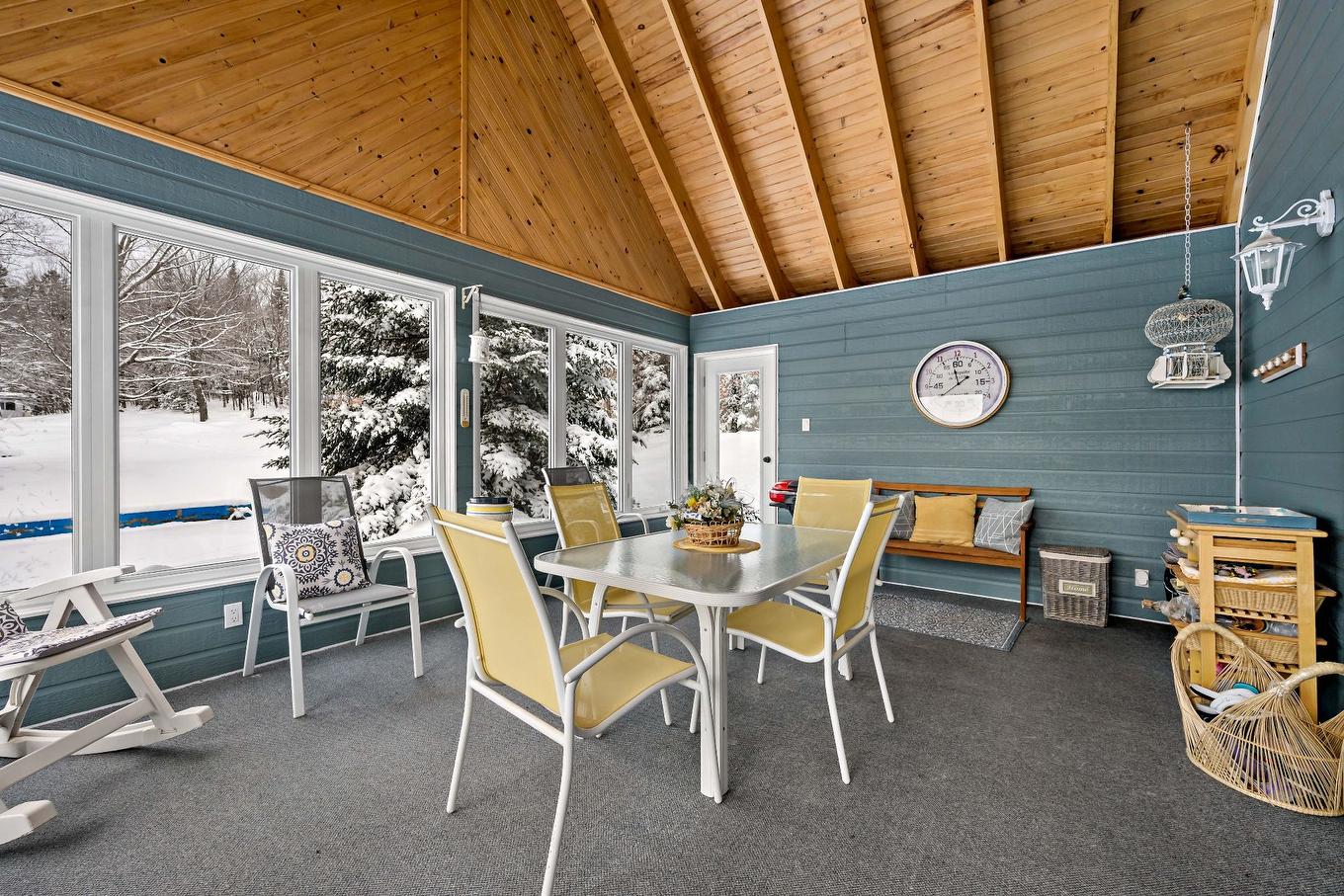 Véranda - 2602 Ch. Brunet, Sainte-Agathe-Des-Monts, QC -