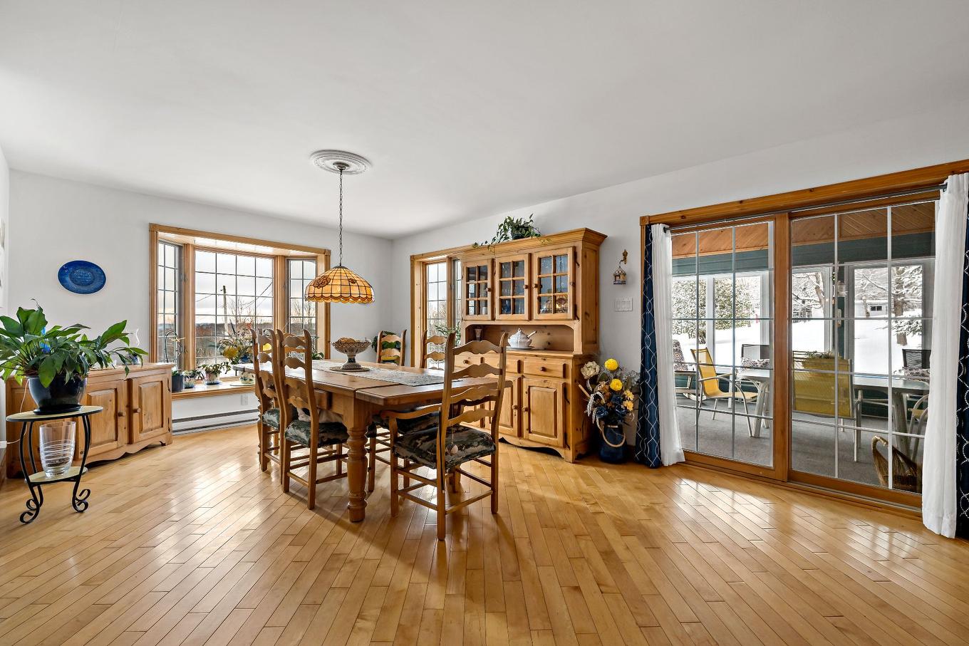 Salle à manger - 2602 Ch. Brunet, Sainte-Agathe-Des-Monts, QC - Indoor Photo Showing Dining Room