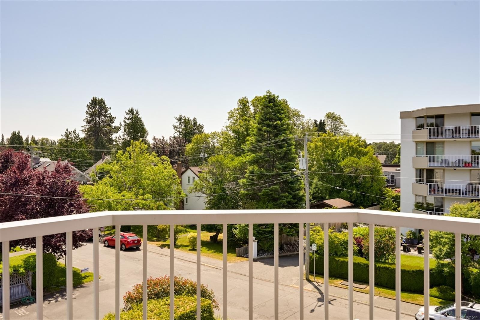 409-1370 Beach Dr, Oak Bay, BC - Outdoor