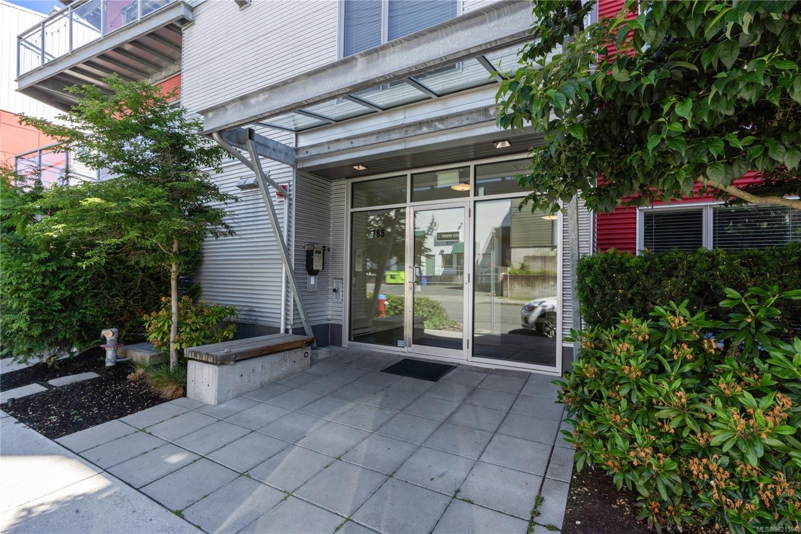 211-785 Tyee Rd, Victoria, BC - Outdoor