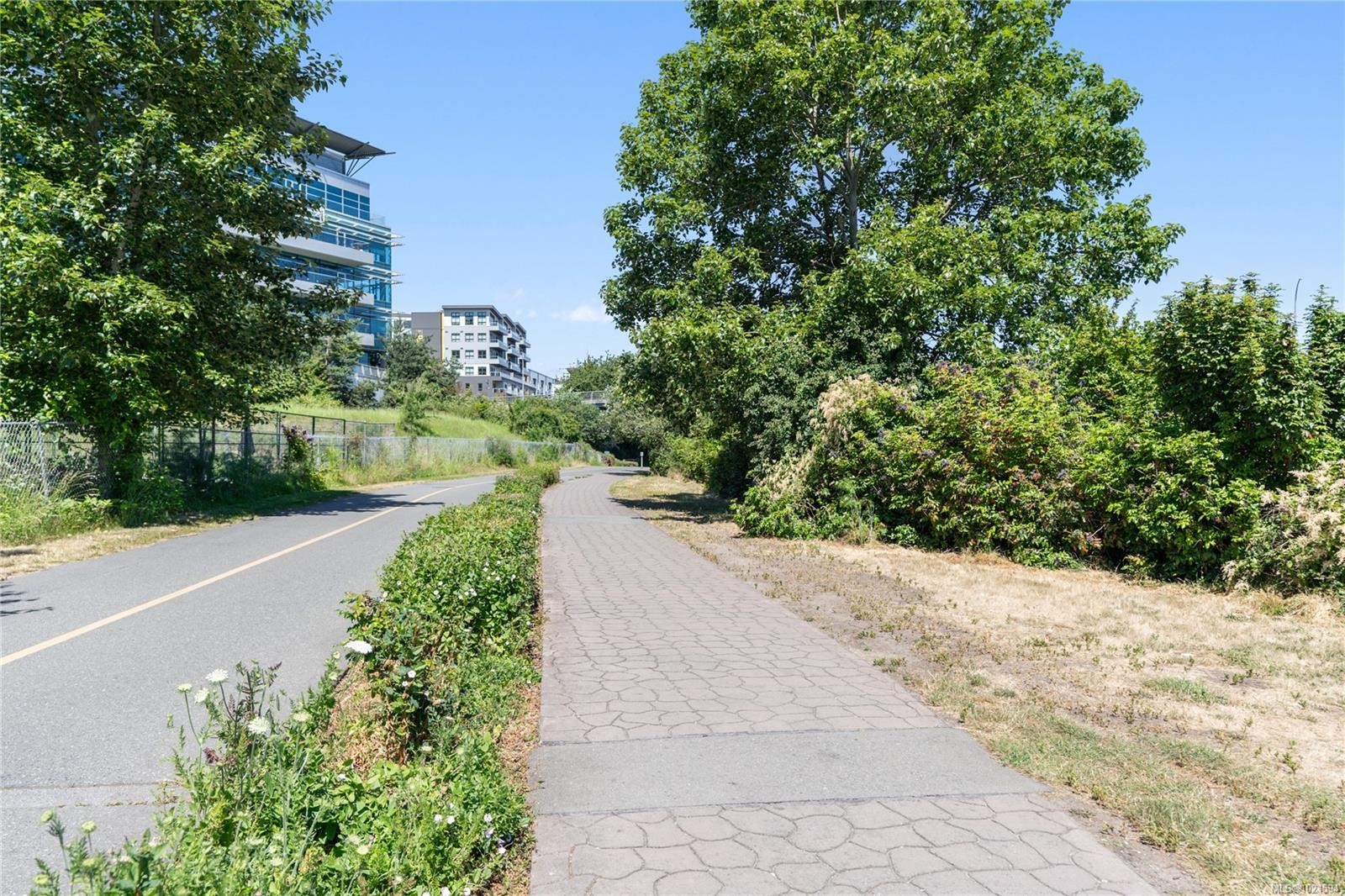 211-785 Tyee Rd, Victoria, BC - Outdoor