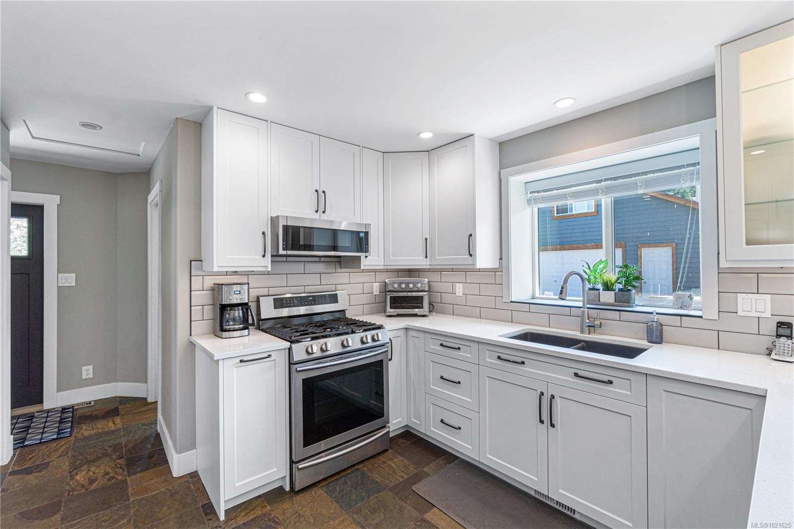 5541 Westdale Rd, Nanaimo, BC