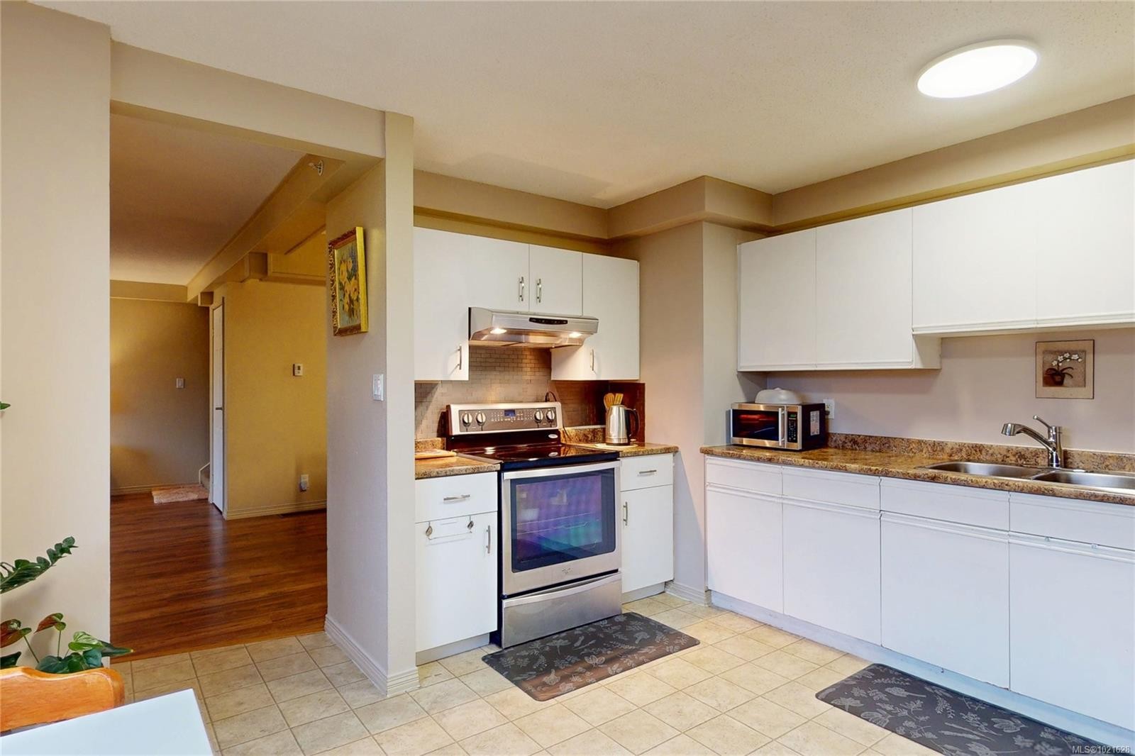 77-4061 Larchwood Dr, Saanich, BC