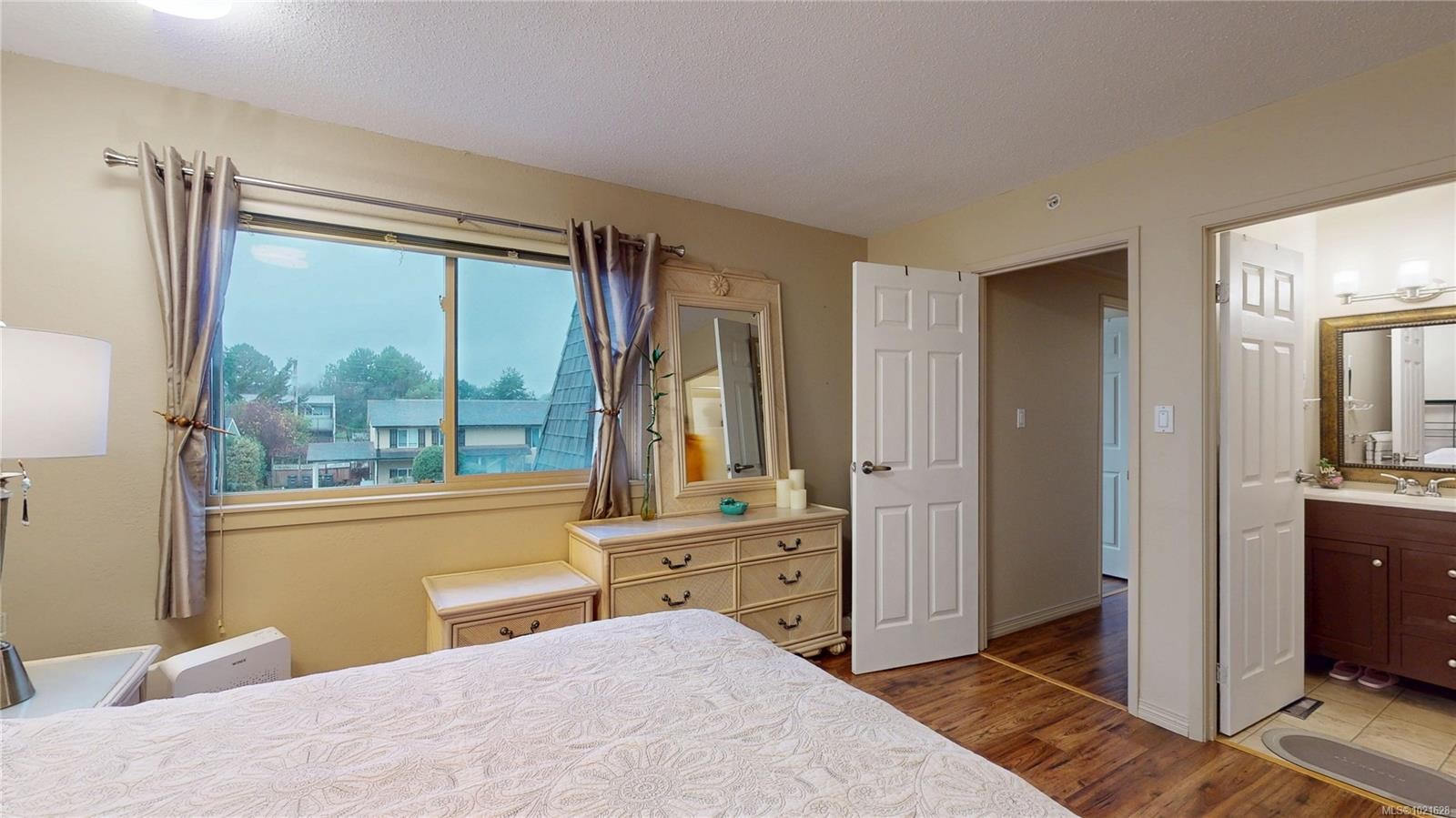 77-4061 Larchwood Dr, Saanich, BC