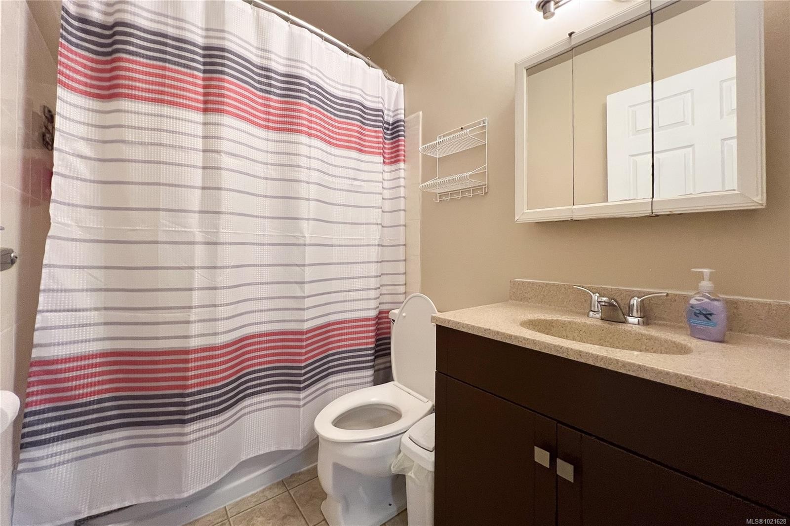 77-4061 Larchwood Dr, Saanich, BC