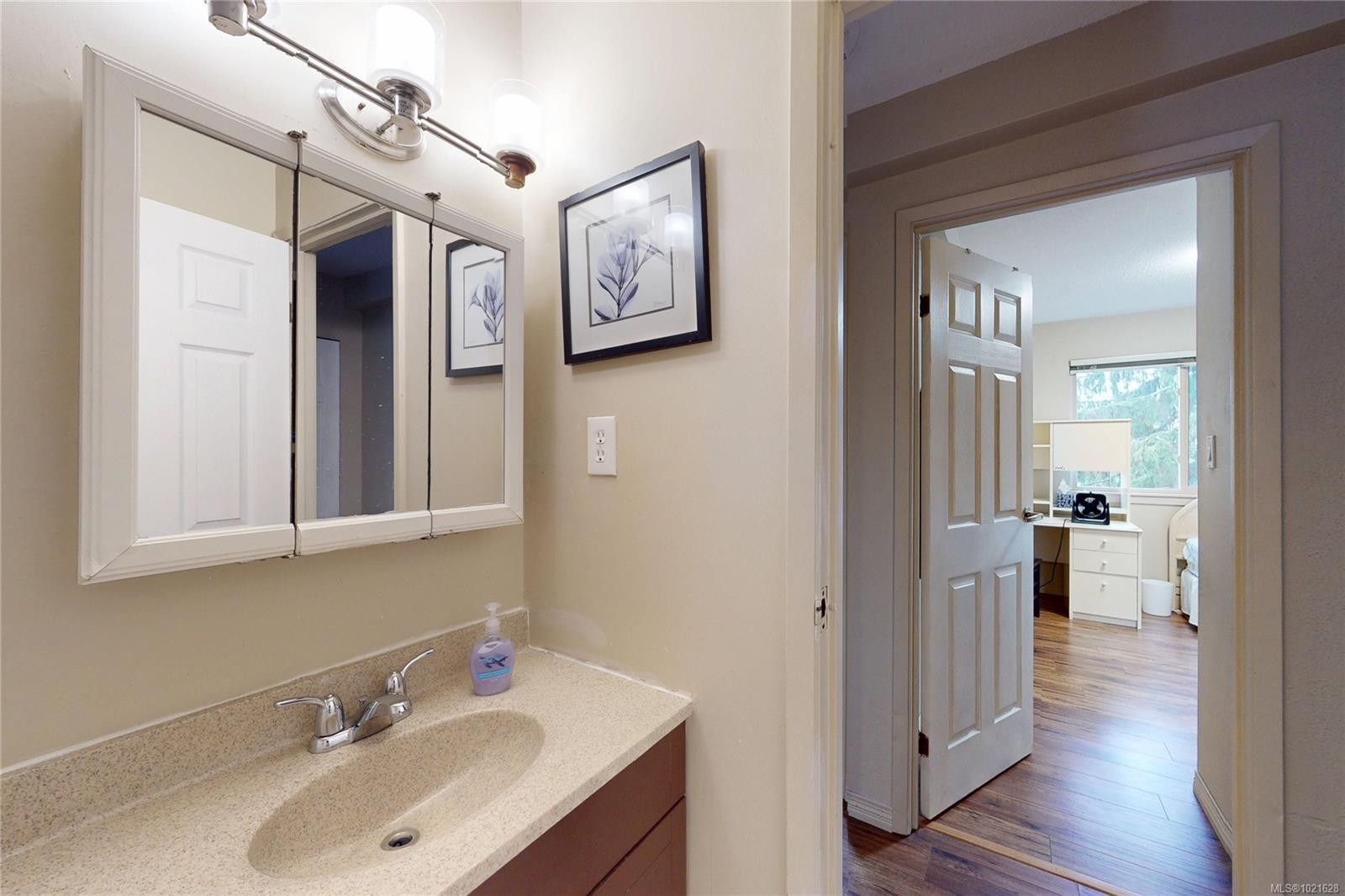 77-4061 Larchwood Dr, Saanich, BC