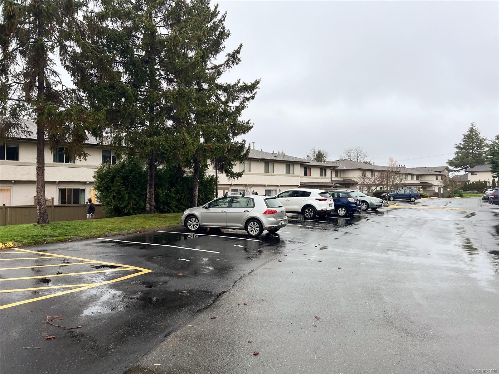 77-4061 Larchwood Dr, Saanich, BC