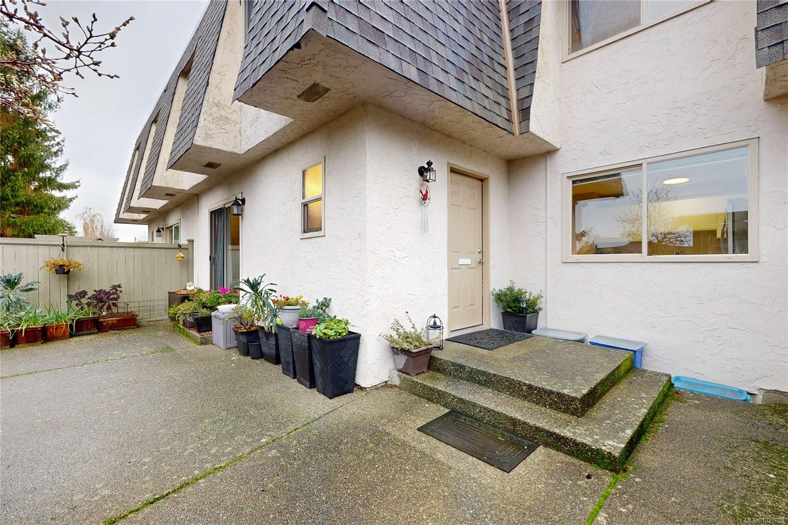 77-4061 Larchwood Dr, Saanich, BC