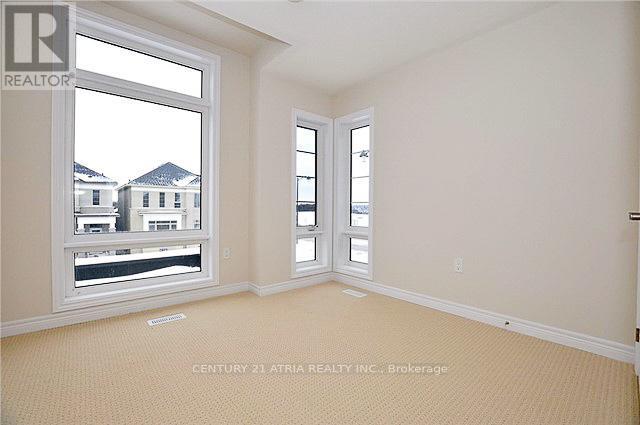 4 Applegate Drive, East Gwillimbury, ON - Indoor Photo Showing Other Room