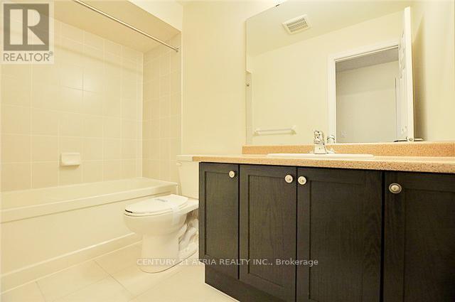 4 Applegate Drive, East Gwillimbury, ON - Indoor Photo Showing Bathroom