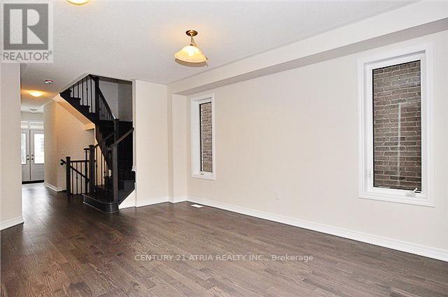 4 Applegate Drive, East Gwillimbury, ON - Indoor Photo Showing Other Room
