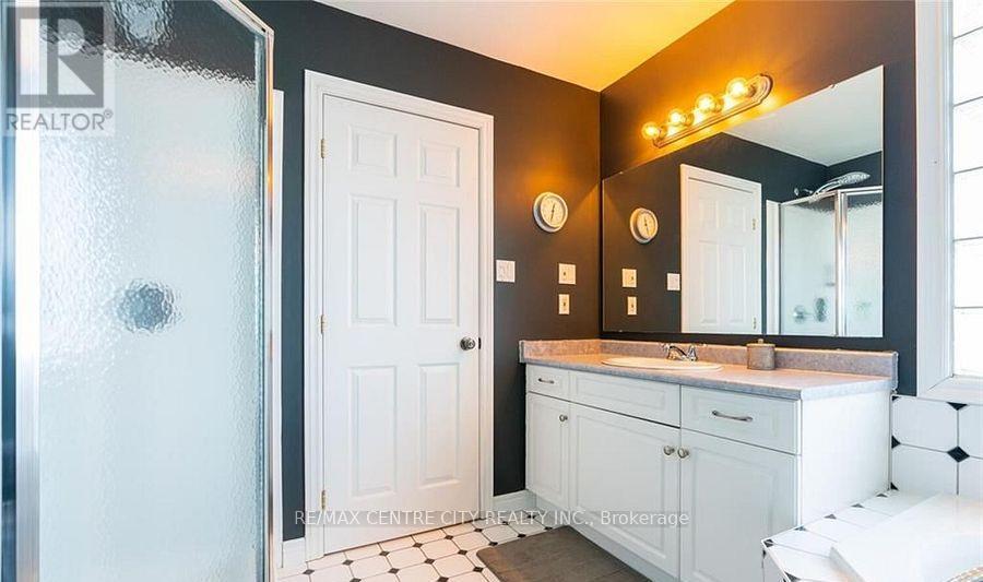 79 Donker Drive, St. Thomas, ON - Indoor Photo Showing Bathroom