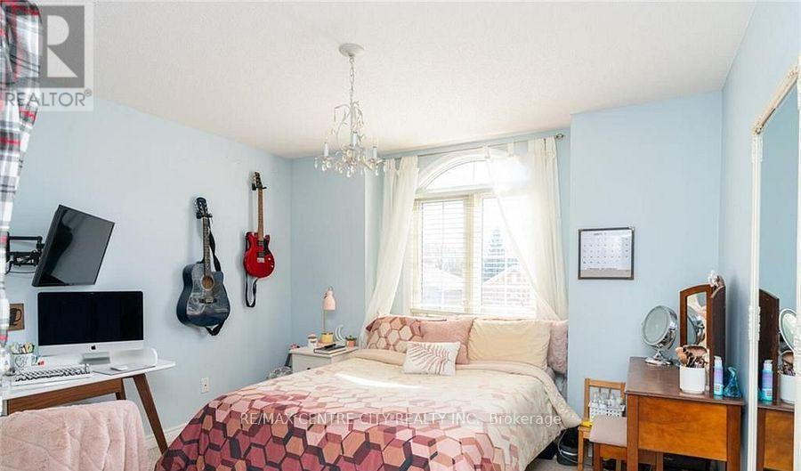 79 Donker Drive, St. Thomas, ON - Indoor Photo Showing Bedroom