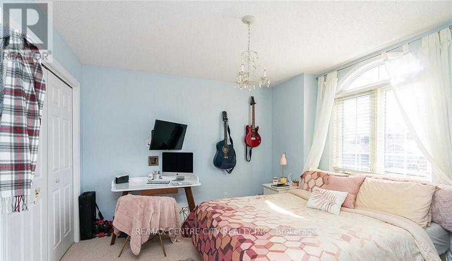 79 Donker Drive, St. Thomas, ON - Indoor Photo Showing Bedroom