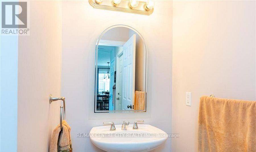 79 Donker Drive, St. Thomas, ON - Indoor Photo Showing Bathroom