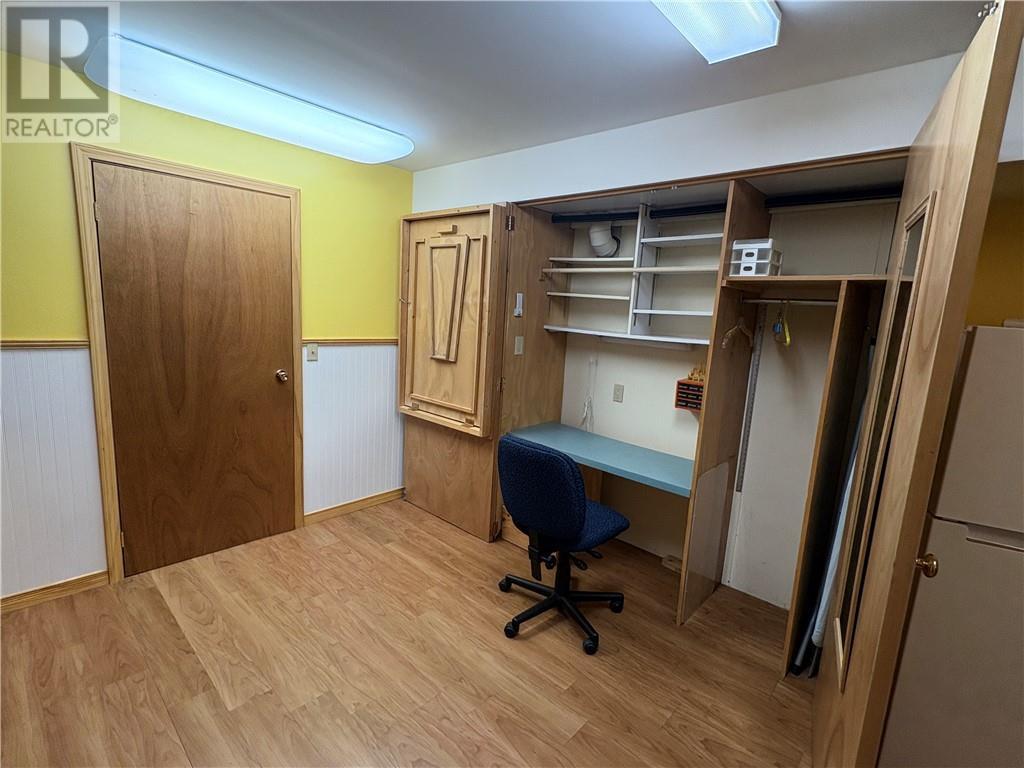 27 Tilley, Killarney, ON - Indoor Photo Showing Other Room