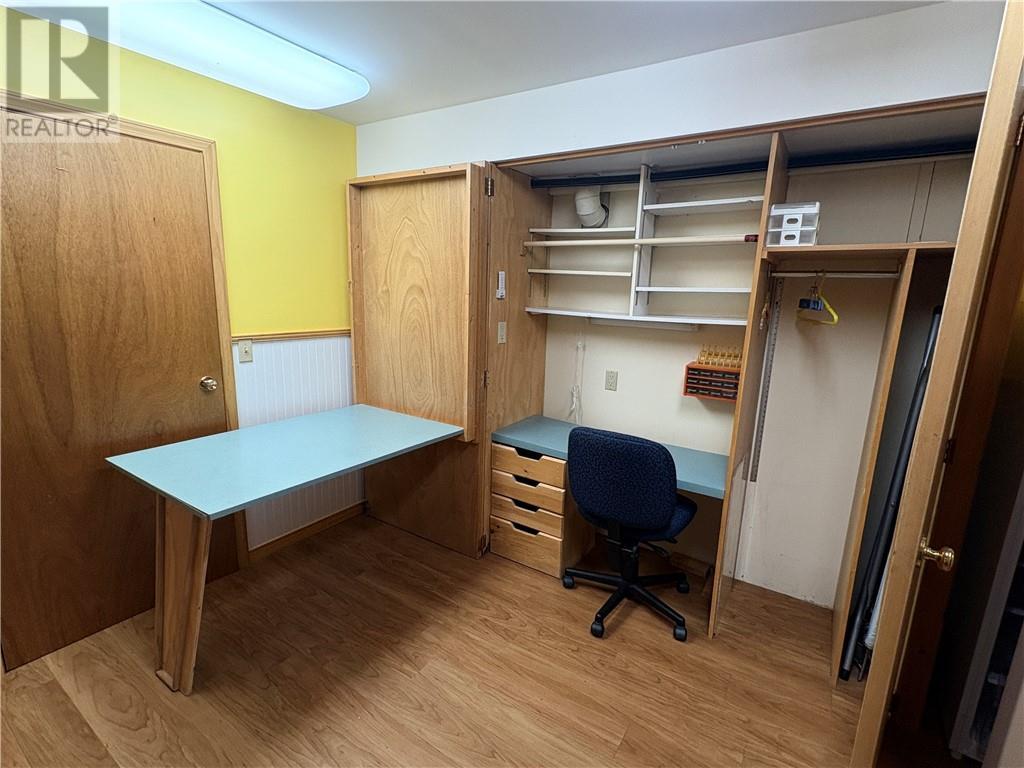 27 Tilley, Killarney, ON - Indoor Photo Showing Office