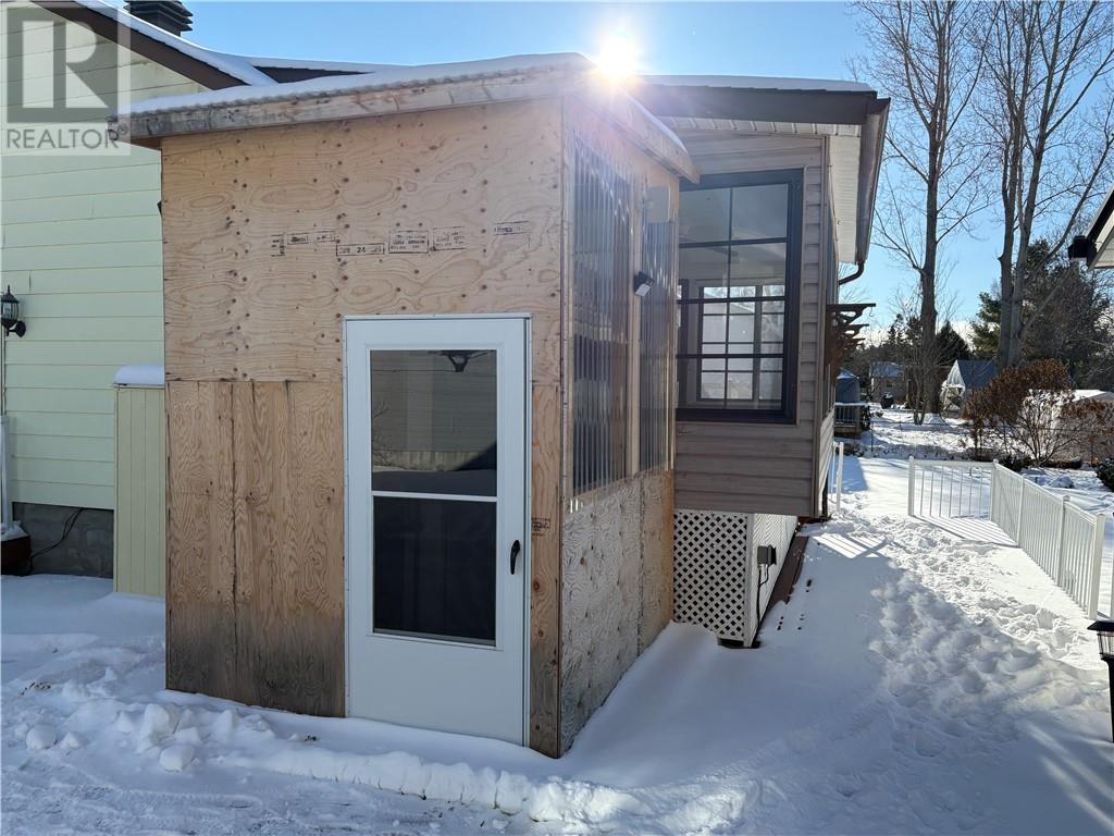 27 Tilley, Killarney, ON - Outdoor With Exterior