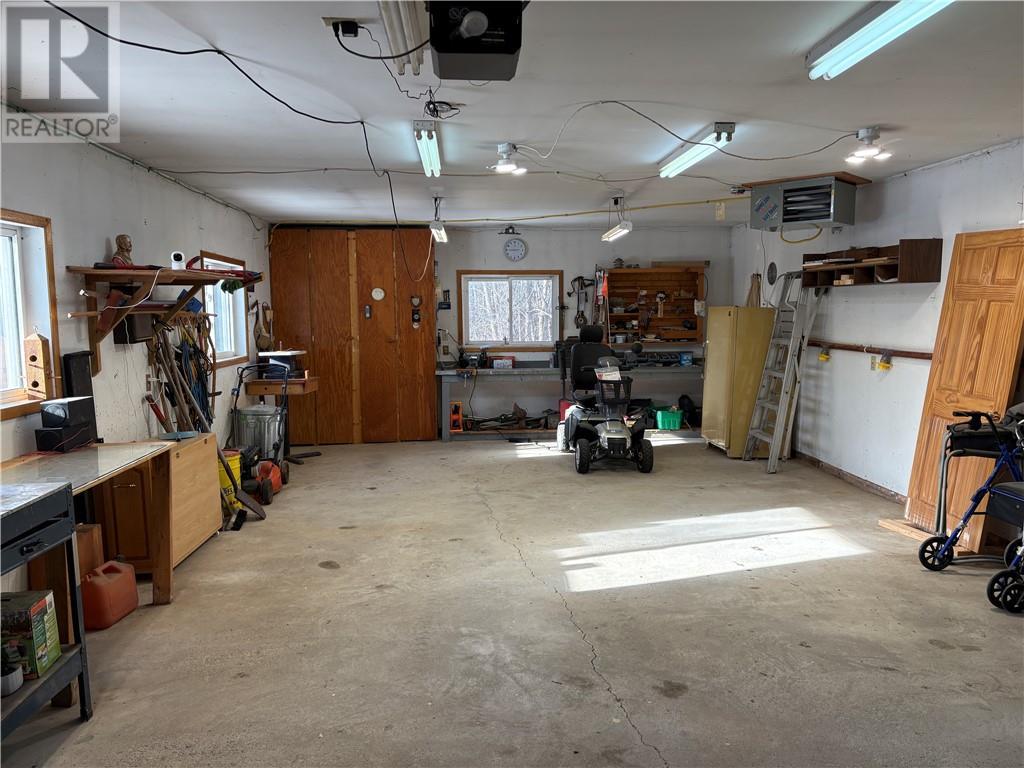27 Tilley, Killarney, ON - Indoor Photo Showing Garage