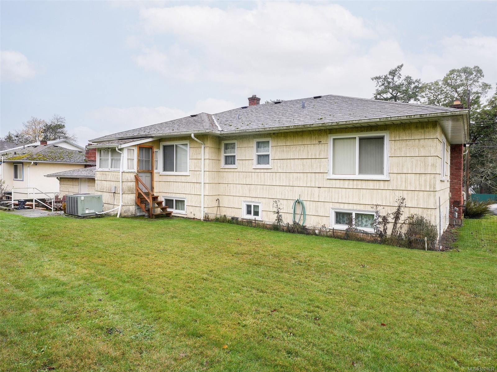 3059 Admirals Rd, Saanich, BC