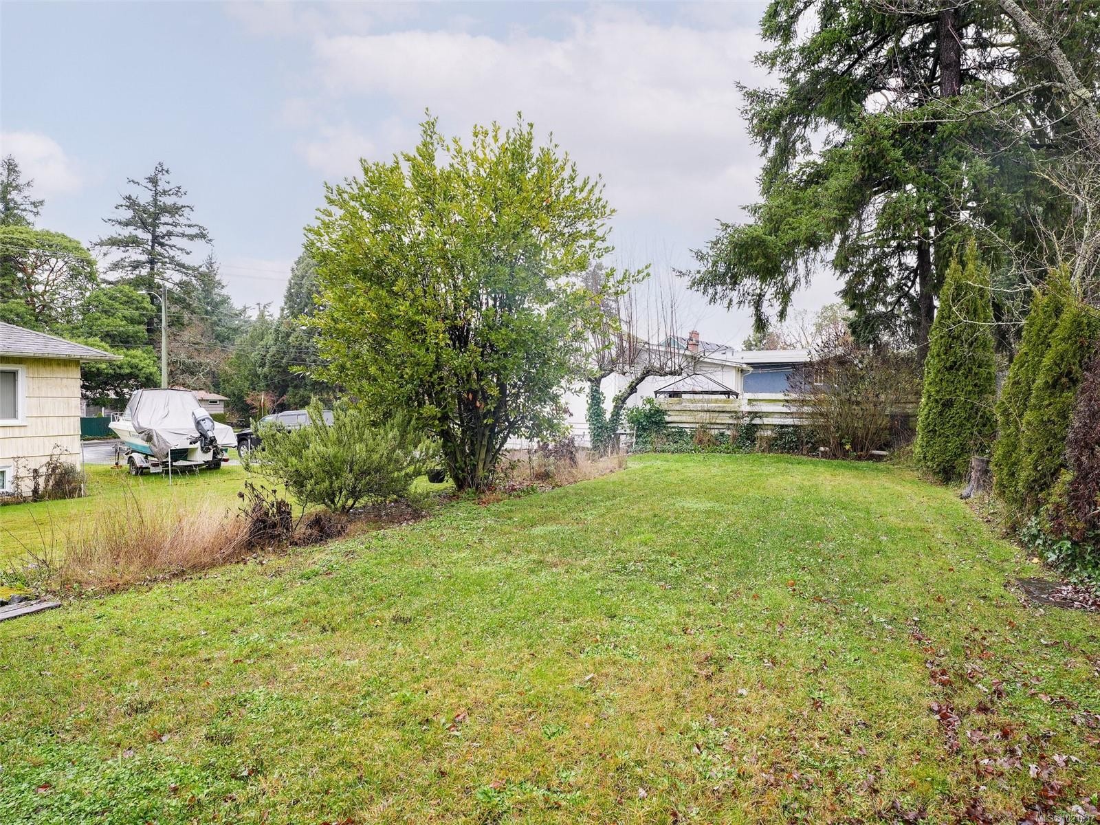 3059 Admirals Rd, Saanich, BC