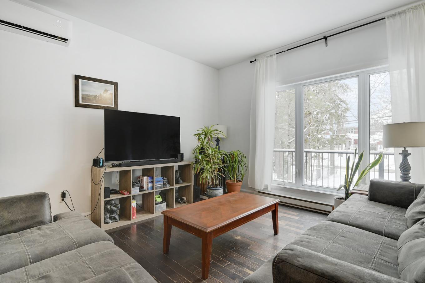 Living room - 122 Rue Gingras, Fossambault-Sur-Le-Lac, QC - Indoor Photo Showing Living Room