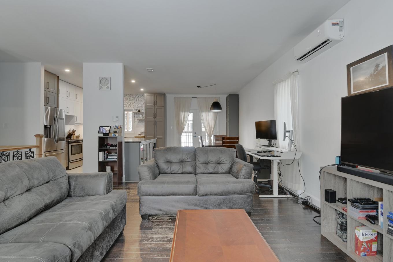 Living room - 122 Rue Gingras, Fossambault-Sur-Le-Lac, QC - Indoor Photo Showing Living Room